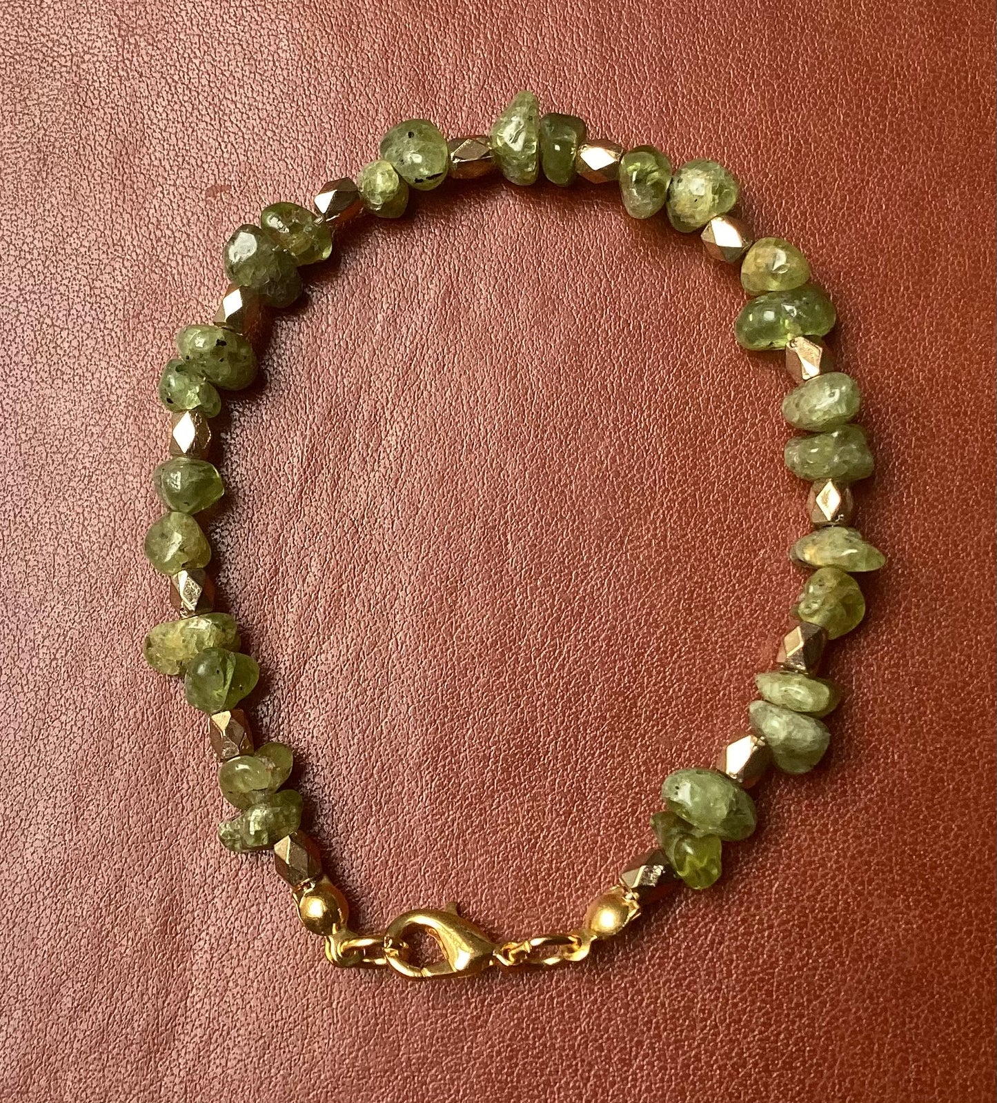 Peridot Chip Stone Bracelet
